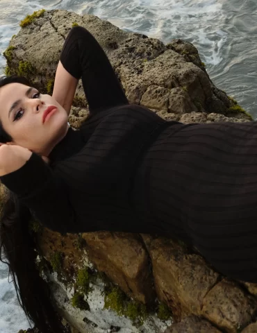 Sofia Kourtesis Announces Debut Album 'Madres' - A Sentimental Tribute