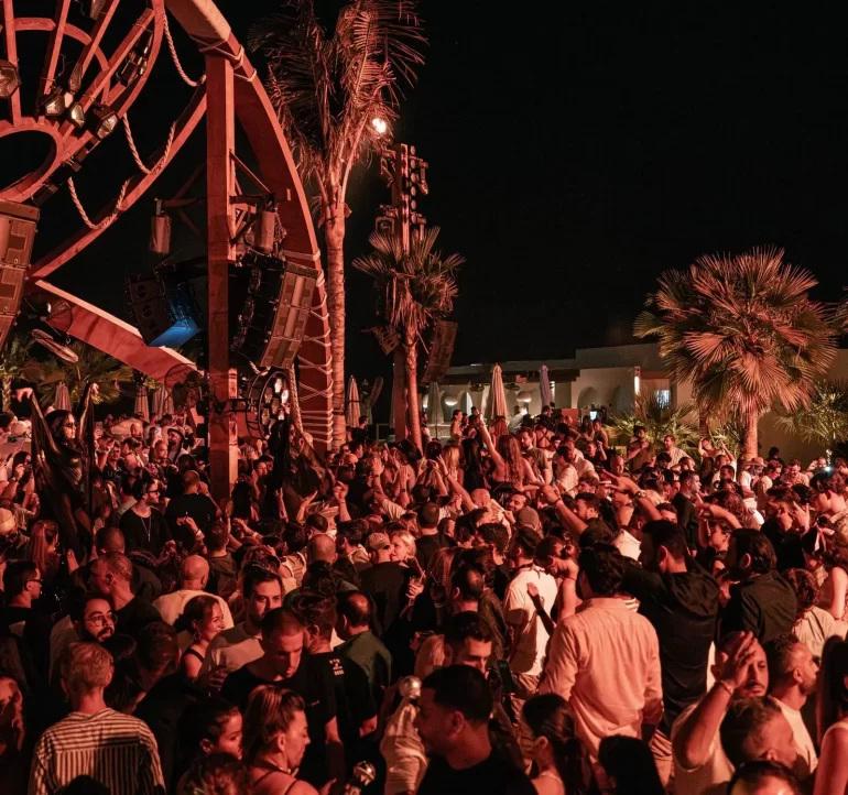 be-beach-restaurant-bar-dubai-beach-happenings-saturday-02