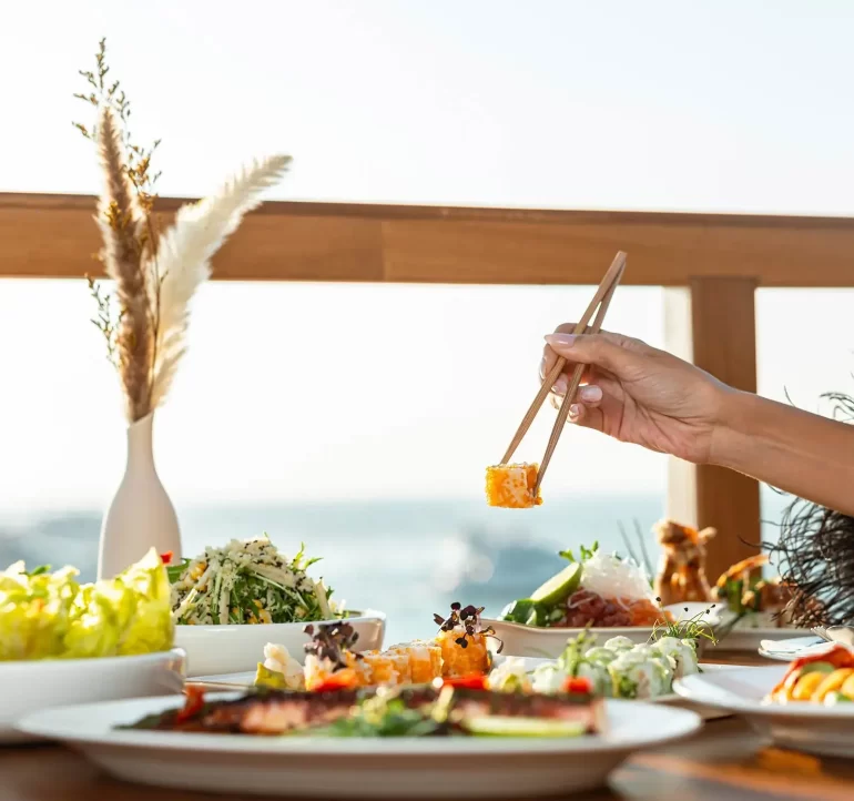 be-beach-restaurant-bar-dubai-beach-restaurant-01_2