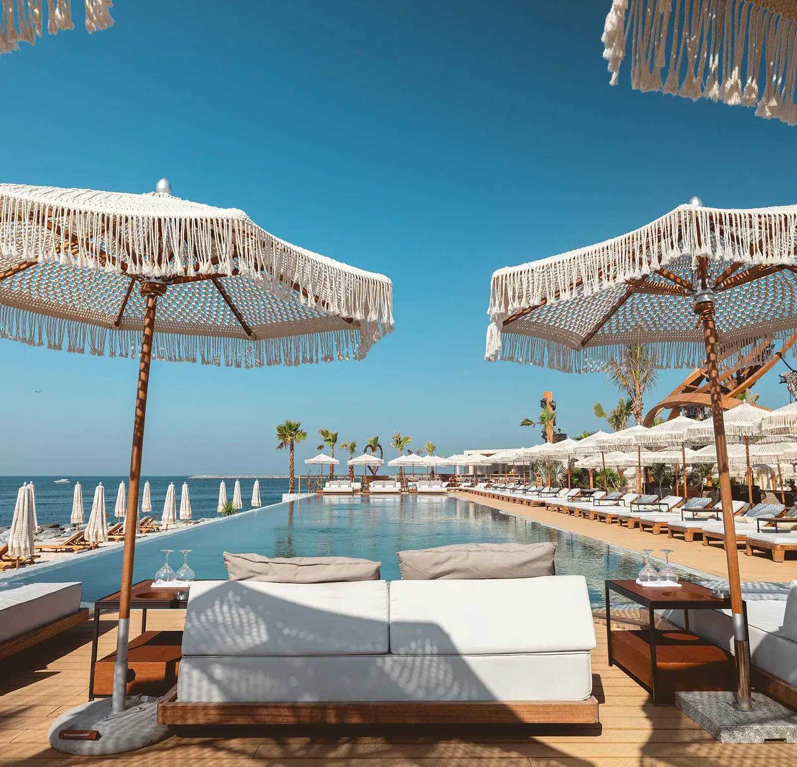 be-beach-restaurant-bar-dubai-home