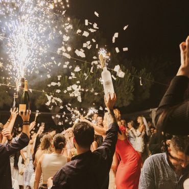 interni_mykonos_2026_vip_table_reservations_party_transfers_restaurant_4