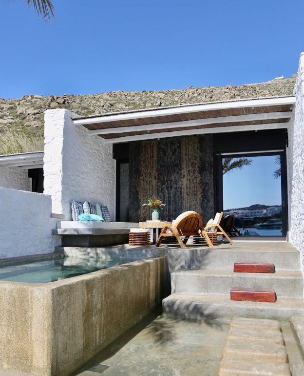 nammos_mykonos_2026_vip_table_reservations_party_transfers_restaurant_11